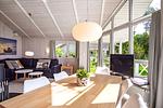 mit Blick in den Wohnbereich - Ferienhaus 08 - Top-Hundeurlaub