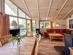 mit Blick in den Wohnbereich - Ferienhaus 14 - Top-Hundeurlaub