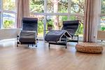 gemütliche Lesesessel im Wohnbereich - Ferienhaus 17 - Top-Hundeurlaub