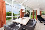 Essbereich mit Blick zum Wohnbereich - Ferienhaus 18 - Top-Hundeurlaub