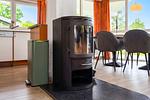 Wohnzimmer mit Kamin - Ferienhaus 18 - Top-Hundeurlaub