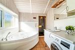 Badezimmer mit Waschmaschine - Ferienhaus 18 - Top-Hundeurlaub
