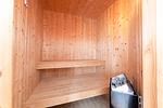 mit Blick in die Sauna - Ferienhaus 19 - Top-Hundeurlaub