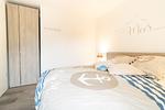 Schlafzimmer mit Doppelbett und Kleiderschrank - Graftkieker (49.1.S) - Top-Hundeurlaub