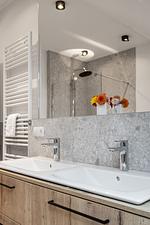 Badezimmer - Luxus Suite 8 mit Balkon und Fahrstuhl - Top-Hundeurlaub