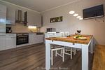 Küche / Küchenzeile - Haus "Meeresbrise - Ferienwohnung 3  "Meeresrauschen" - Top-Hundeurlaub