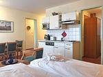 offene Küche - Hafen-Residenz -  Ferienwohnung "Dahlien" - Top-Hundeurlaub