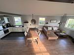 gesamter Wohn-Essbereich mit offener Küche - Ferienhaus "Sarcander" - Top-Hundeurlaub