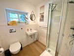 Badezimmer - Hofgut Bisdamitz - Ferienhaus Knoff - Top-Hundeurlaub