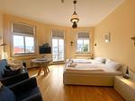 Wohn-Schlafzimmer mit Blick auf die Ostsee - Alter Reichshof - App. 304 - Top-Hundeurlaub