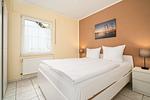 Ferienhaus Schwanensee Ferienpark Lenzer Höh Schlafzimmer Ergeschoss mit Boxspringbett - Schwanensee - Top-Hundeurlaub
