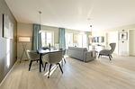 Ferienwohnung Sonnenaufgang Ostseebad Wustrow ZweiWasser Alte Seefahrtschule Großzügiges Wohnzimmer - Sonnenaufgang - Top-Hundeurlaub