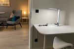 Ferienwohnung Kroonkieker Ostseebad Wustrow - ZweiWasser Alte Seefahrtschule Schreibtisch im Wohnzimmer - Kroonkieker - Top-Hundeurlaub