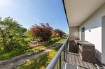 Ferienwohnung Wiesenkieker Ostseebad Wustrow - ZweiWasser Alte Seefahrtschule Balkon mit Blick ins Grün - Wiesenkieker - Top-Hundeurlaub