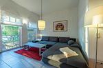 Ferienwohnung Schwan Wohnzimmer mit Couch - Schwan - Top-Hundeurlaub