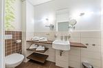 Ferienwohnung Haubentaucher Blick in das Badezimmer - Haubentaucher - Top-Hundeurlaub