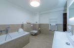 Ferienwohnung Auszeit Hafenresidenz Waren (Müritz) - Badezimmer mit Badewanne - Auszeit - Top-Hundeurlaub