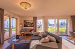 Ferienwohnung Am lütten Meer Hafenresidenz Waren (Müritz) - Wohnzimmer mit Hafenblick - Am lütten Meer - Top-Hundeurlaub