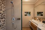 Panorama Suite Waren Schlafzimmer mit modernem Badezimmer - Panorama Suite - Top-Hundeurlaub