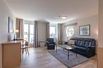 Ferienwohnung Bina Zingst - helles Wohnzimmer mit Zugang zum Balkon - Bina - Top-Hundeurlaub