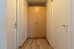 Ferienwohnung Bina Zingst - Blick in den Flur mit großem Kleiderschrank - Bina - Top-Hundeurlaub