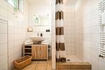 Blumenhaus in Waren Badezimmer mit Dusche - Blumenhaus - Top-Hundeurlaub