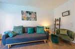 Ferienwohnung Sebastian Malchow - Couch im Wohnbereich - Sebastian - Top-Hundeurlaub