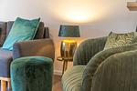 Ferienwohnung Sebastian Malchow - Couch und Sessel im Wohnzimmer - Sebastian - Top-Hundeurlaub