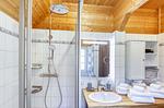 Ferienhaus Leif Badezimmer mit Glasdusche - Leif - Top-Hundeurlaub