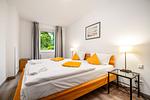 Ferienwohnung Seebär in Zingst - Schlafzimmer mit gemütlichem Doppelbett - Seebär - Top-Hundeurlaub