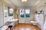 Ferienhaus Casa Castagno Blick in das geräumige Badezimmer - Casa Castagno - Top-Hundeurlaub