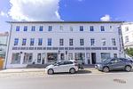 Ansicht Appartementhaus "Hafenriff" von der Hafenstraße - Sassnitz - Ferienwohnung 1 im Appartementhaus Hafenriff - Top-Hundeurlaub