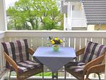 mit drei Sitzgelegenheiten - Wohnpark Stadt Hamburg - Haus 4, WE 23 - Top-Hundeurlaub