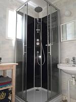 Dusche im Badezimmer des Ferienhauses Nordic Heaven in Vansbro - Nordic Haven - Top-Hundeurlaub