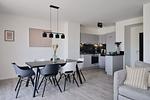 Küche / Küchenzeile - Maisonette-Apartment A11 „Pine Hill Resort“ – zwei Schlafzimmer, zwei Bäder, zwei Balkone & zwei Terrassen - Top-Hundeurlaub