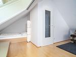 Wohn-/Schlafbereich mit französischem Bett (1,40m breit) - Wohnung 3-55 - Top-Hundeurlaub