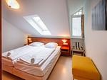 Schlafzimmer - Komfort Ferienwohnung mit 2 Schlafzimmern und Balkon im Dachgeschoss (031) - Top-Hundeurlaub