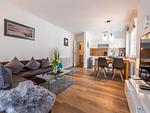 Wohnzimmer - Komfortplus Ferienwohnung mit 1 Schlafzimmer und Balkon im Obergeschoss (046) - Top-Hundeurlaub