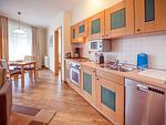 Küche / Küchenzeile - Komfort Ferienwohnung mit 1 Schlafzimmer und Balkon im Obergeschoss (067) - Top-Hundeurlaub