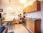Küche / Küchenzeile - Komfort Ferienwohnung mit 1 Schlafzimmer und Balkon im Dachgeschoss (083) - Top-Hundeurlaub