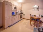 Küche / Küchenzeile - Komfort Ferienwohnung mit 1 Schlafzimmer und Terrasse im Erdgeschoss (098) - Top-Hundeurlaub