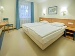Schlafzimmer - Komfort Ferienwohnung mit 1 Schlafzimmer und Terrasse im Erdgeschoss (098) - Top-Hundeurlaub