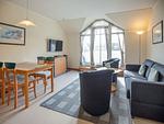 Wohnzimmer - Budget Ferienwohnung mit 1 Schlafzimmer und Balkon im Dachgeschoss (110) - Top-Hundeurlaub