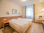 Schlafzimmer - Komfort Ferienwohnung mit 1 Schlafzimmer und Balkon im Obergeschoss (105) - Top-Hundeurlaub