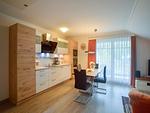 Küche / Küchenzeile - Komfortplus Ferienwohnung mit 1 Schlafzimmer und Balkon im Dachgeschoss (147) - Top-Hundeurlaub