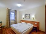 Schlafzimmer - Komfort Ferienwohnung mit 1 Schlafzimmer und Balkon im Obergeschoss (156) - Top-Hundeurlaub