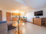 Wohnzimmer - Klassik Ferienwohnung mit 1 Schlafzimmer und Balkon im Dachgeschoss (160) - Top-Hundeurlaub