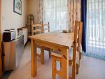 Küche / Küchenzeile - Komfortplus Ferienwohnung mit 1 Schlafzimmer und Balkon im Obergeschoss (168) - Top-Hundeurlaub