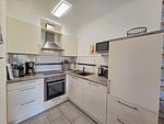 Küche / Küchenzeile - Komfortplus Ferienwohnung mit 1 Schlafzimmer und Terrasse im Erdgeschoss (212) - Top-Hundeurlaub