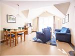 Wohnzimmer - Komfort Ferienwohnung mit 1 Schlafzimmer und Balkon im Dachgeschoss (234) - Top-Hundeurlaub